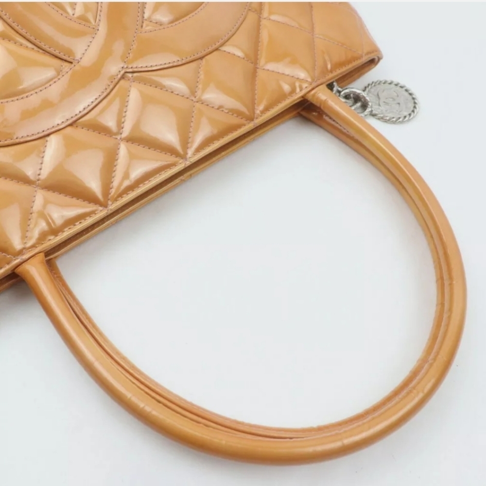 CHANEL Orange Patent Medallion Tote - Picture 6 of 10